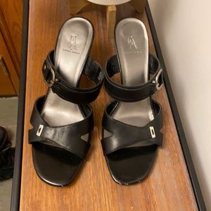 Etienne Aigner black leather sandals size 11m